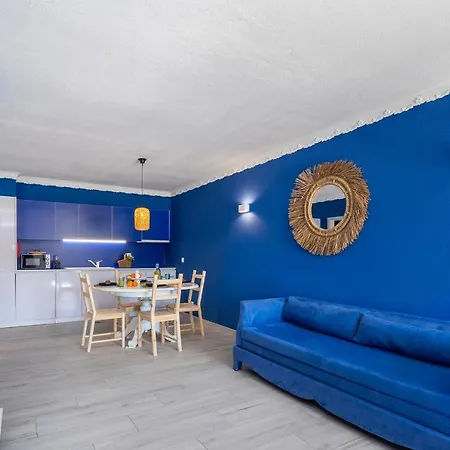 Charming Blue Apartament
